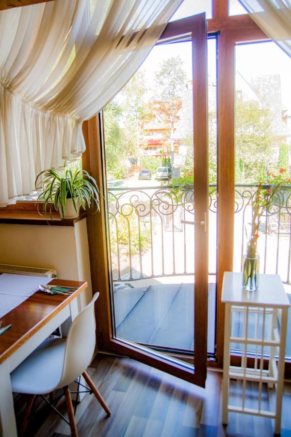 Wilcznik 10 Bed & Breakfast *