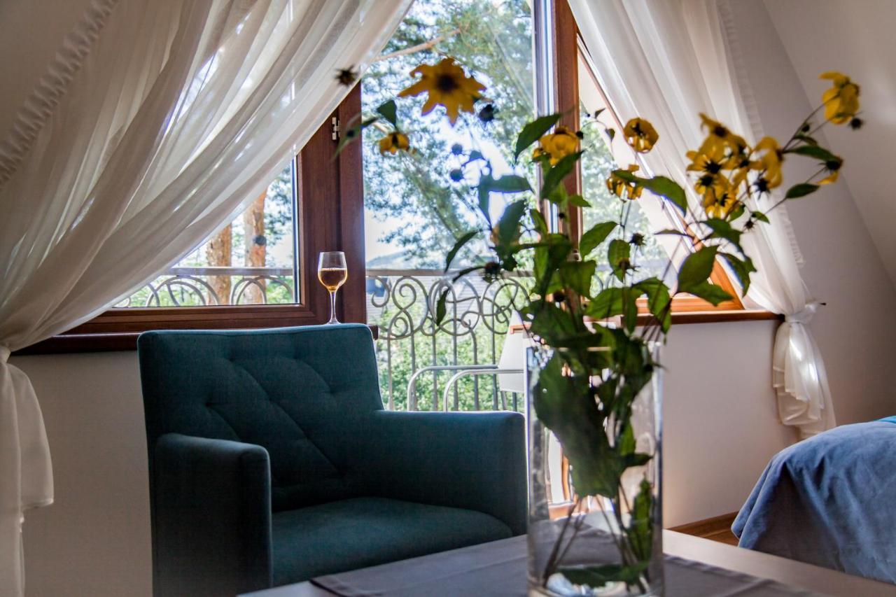 Wilcznik 10 Bed & Breakfast *
