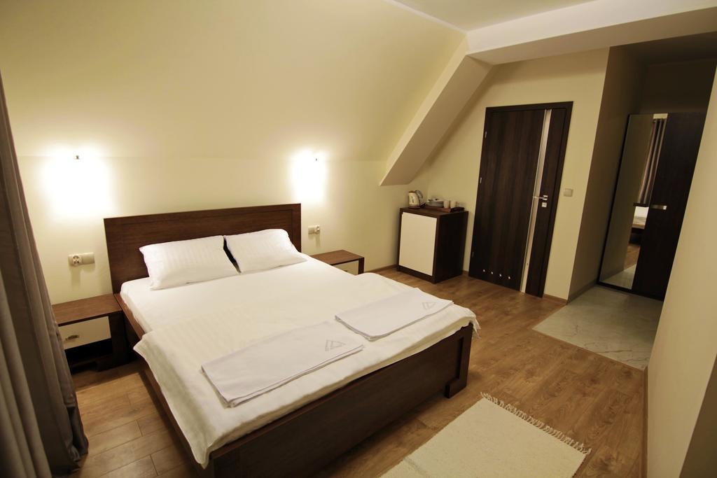 Wilcznik 10 Bed & Breakfast